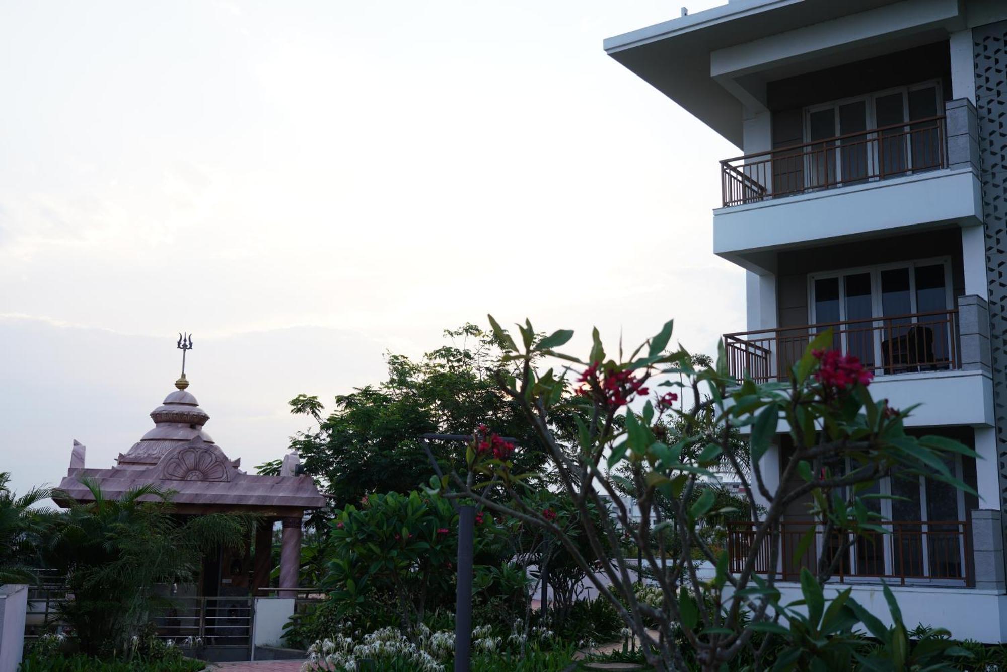 Palm Regal Resort โกปาลปุระ ภายนอก รูปภาพ